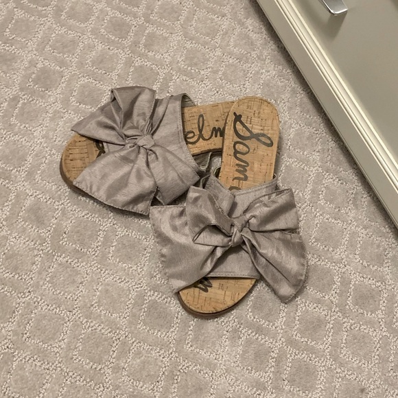 Grey silk bow sandals - Picture 1 of 4